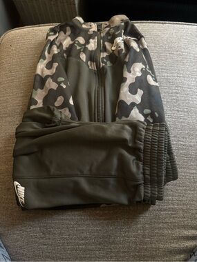 Nike Kids Olive Green Camo Zip Hoodie & Joggers